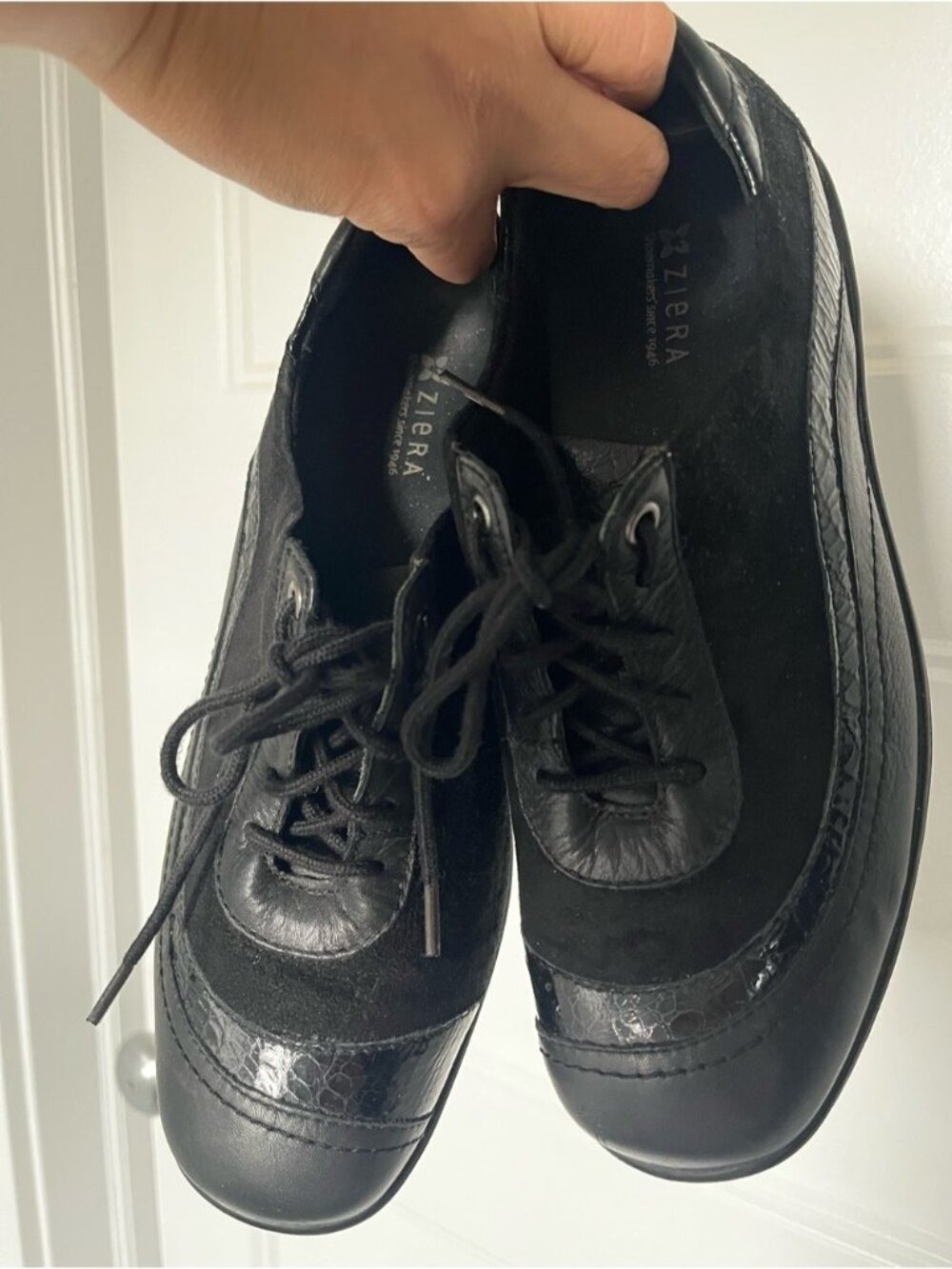 Womens Black Lace Up Shoes Size 38.5